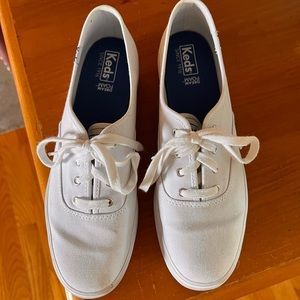 White canvas Keds sneakers. Size 9